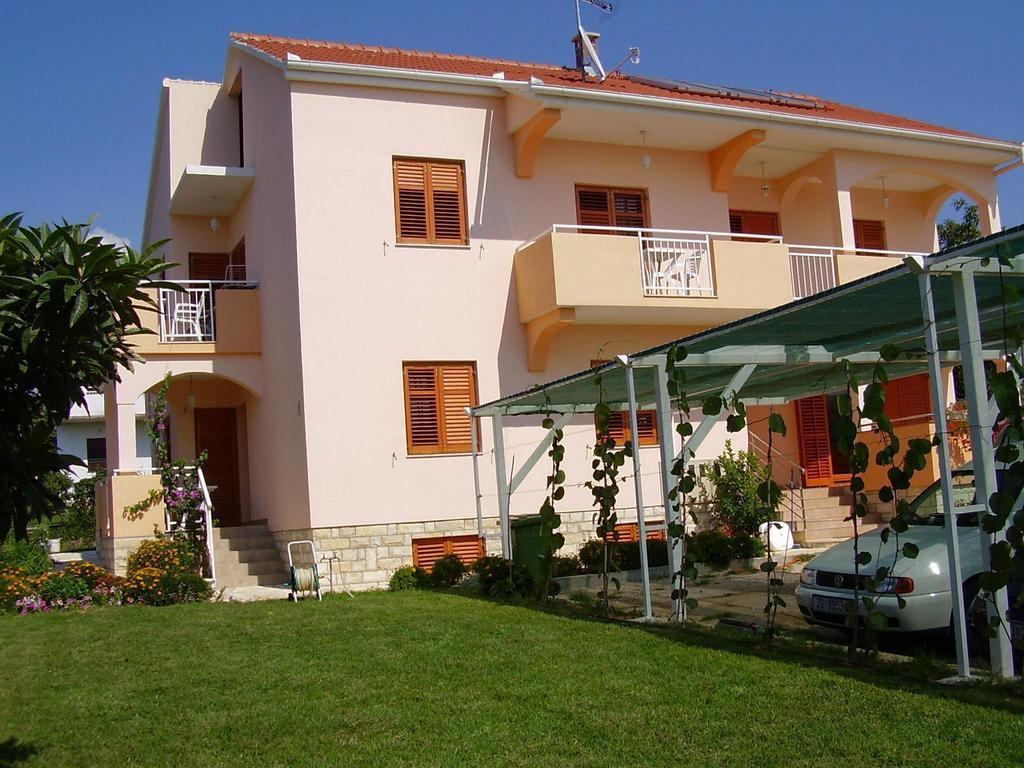 Apartments Vodopija 300M To The Beach Sveti Filip i Jakov Chambre photo