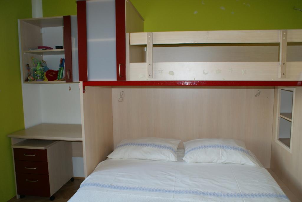 Apartments Vodopija 300M To The Beach Sveti Filip i Jakov Chambre photo