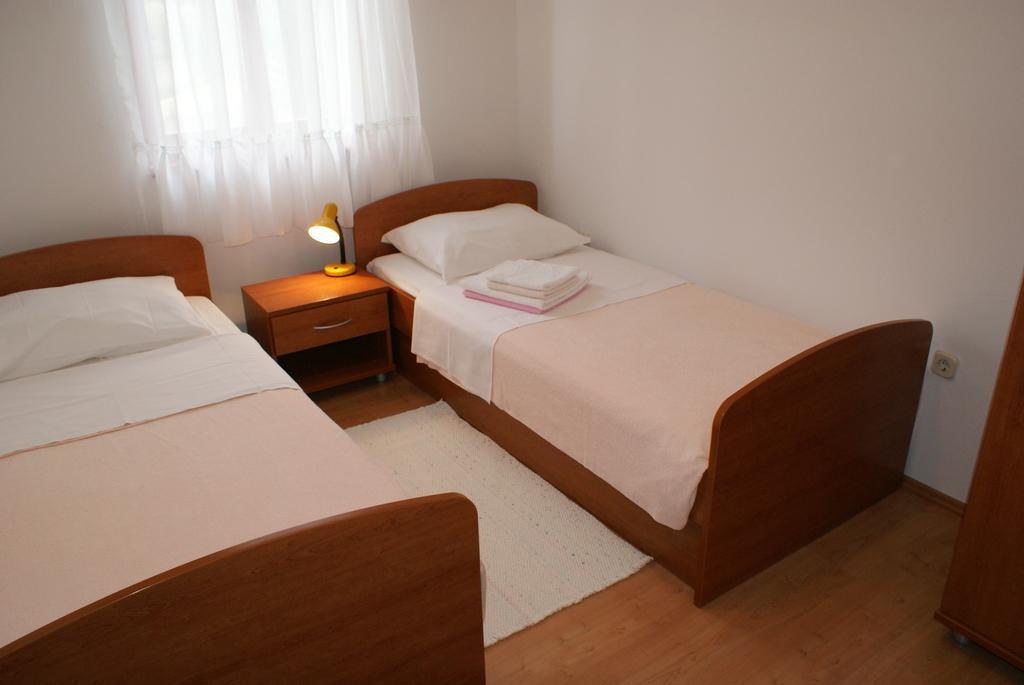 Apartments Vodopija 300M To The Beach Sveti Filip i Jakov Chambre photo