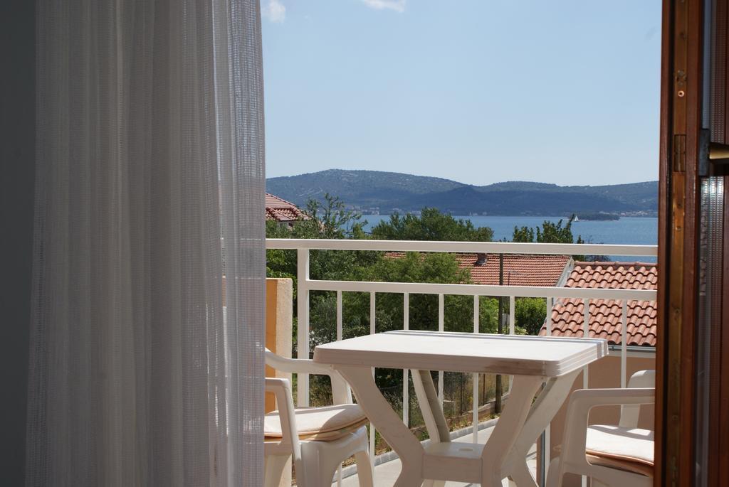 Apartments Vodopija 300M To The Beach Sveti Filip i Jakov Chambre photo
